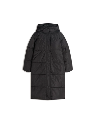 Длинный пуховик из водоотталкивающей ткани с капюшоном- Заказать в России