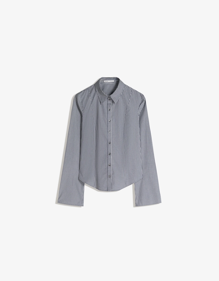 Рубашка приталенная с расширенными рукавами