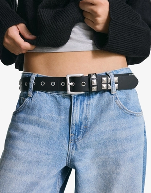 Ремень из искусственной кожи с декоративными заклепками- Заказать в России