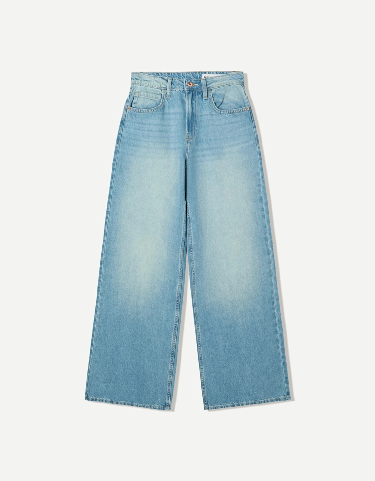 Джинсы с широкими штанинами