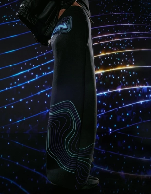 Брюки KPOP DEMON HUNTERS HUNTR/X BARREL из мягкой ткани с принтом- Заказать в России