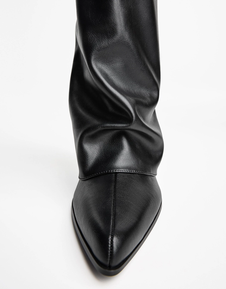 Сапоги на каблуке с длинными отворотами в виде брюк