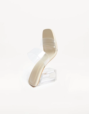 Босоножки на каблуке с виниловыми ремешками- Заказать в России