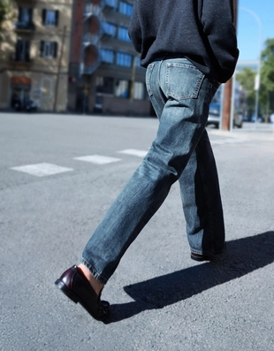 Джинсы свободного кроя- Заказать в России