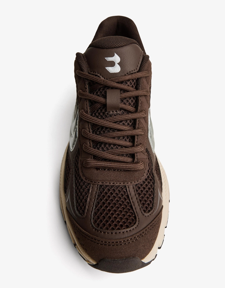 Кроссовки со вставками