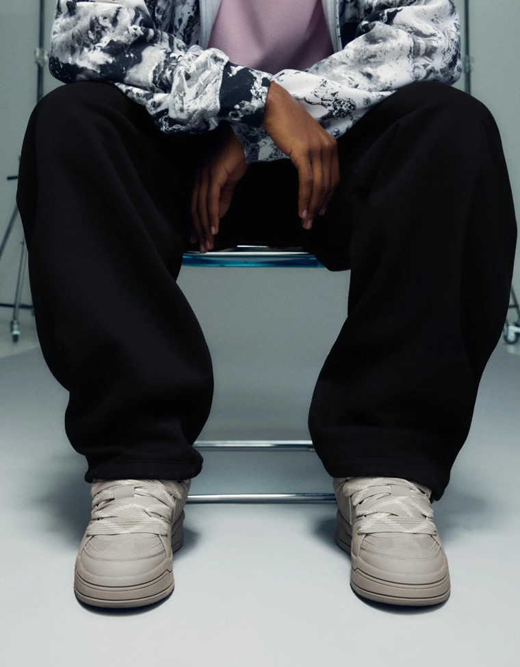 Объемные кроссовки в скейтерском стиле