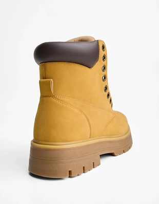 Ботинки с объемной мягкой деталью- Заказать в России