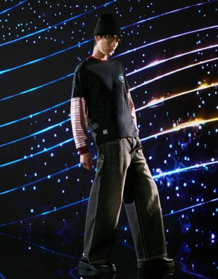 Футболка K-POP DEMON HUNTERS SAJA BOYS с короткими рукавами и принтом- Заказать в России