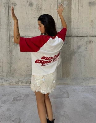 Футболка с короткими рукавами и принтом- Заказать в России