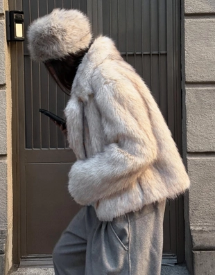 Cream | 9262/423/712 - Bershka Шапка из искусственного меха