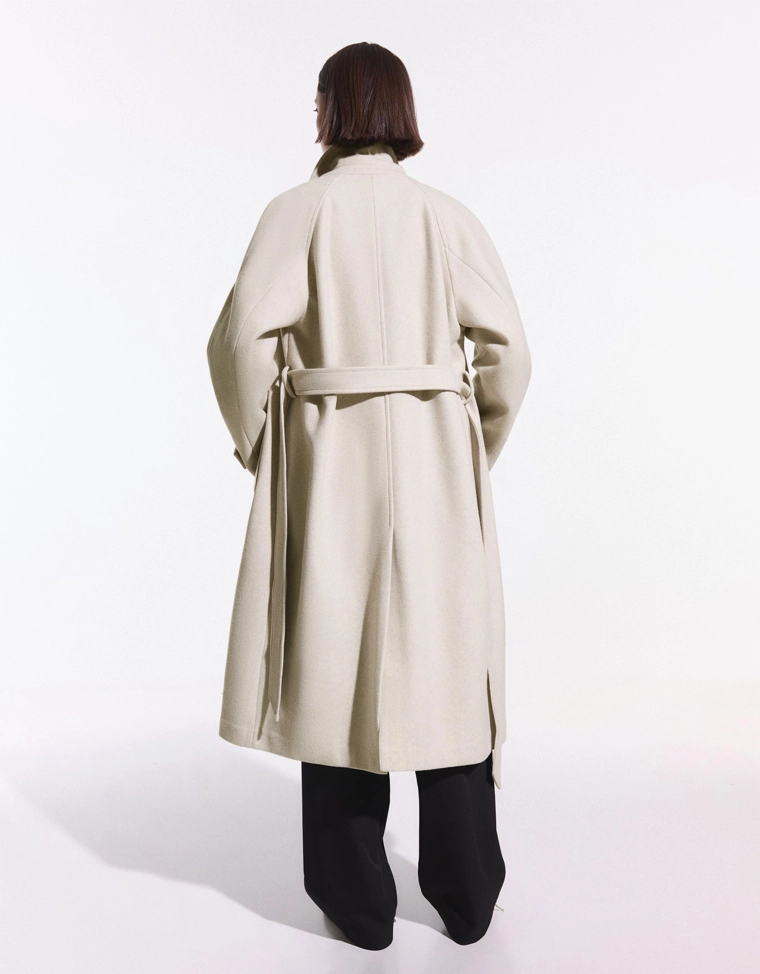 Тренч из мягкой ткани с поясом