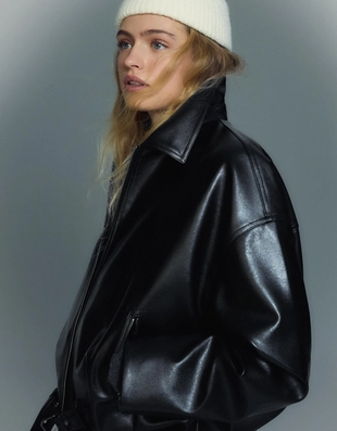 Black | 6618/677/800 - Bershka Куртка-бомбер из искусственной кожи с ремнем