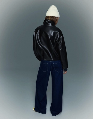 Куртка-бомбер из искусственной кожи с ремнем- Заказать в России