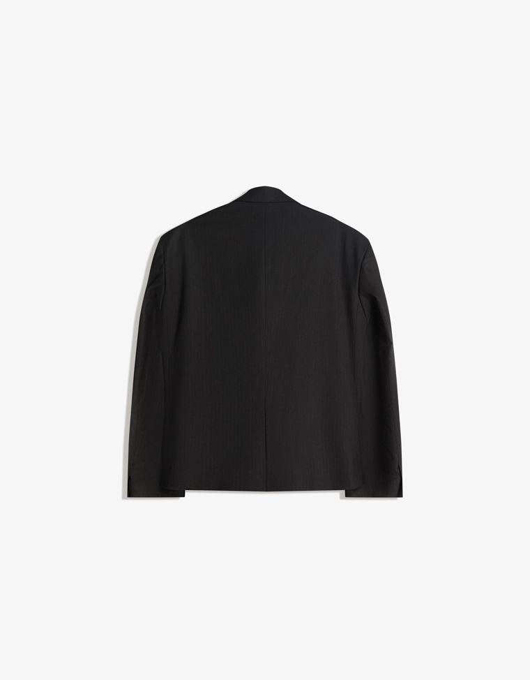 Приталенный блейзер с цепочкой