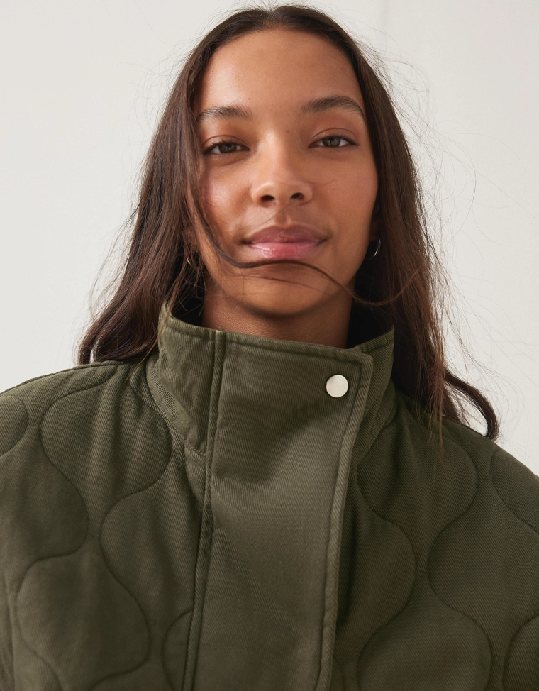 Куртка с вышивкой и узором «косы»