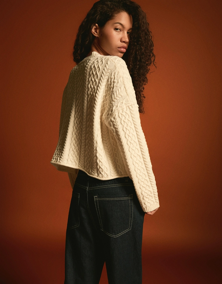 Кардиган в стиле рустик с косами