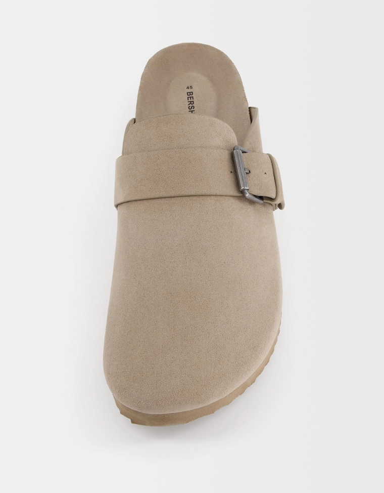 Сабо с деталями пряжки