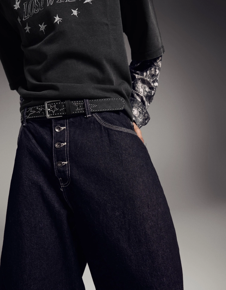 Ремень из искусственной кожи с заклепками