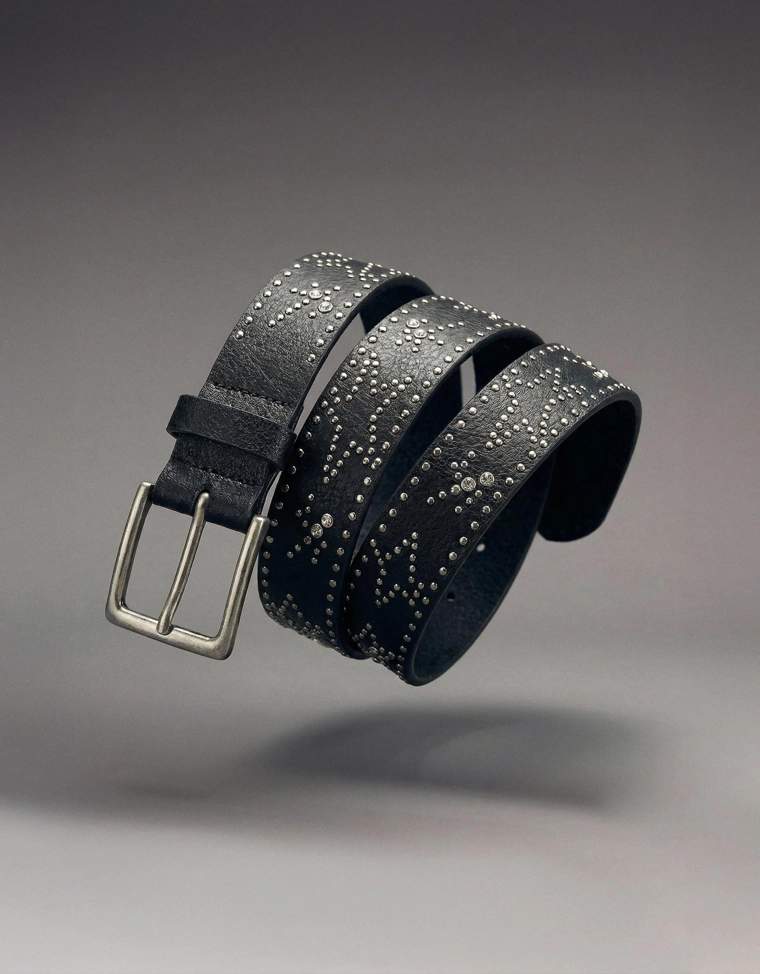 Ремень из искусственной кожи с заклепками