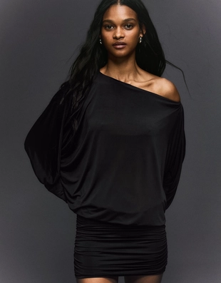 Мини-платье с асимметричным воротом- Заказать в России