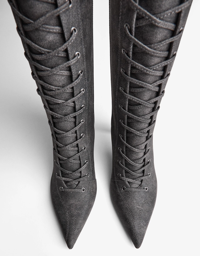 Lace-up heeled boots