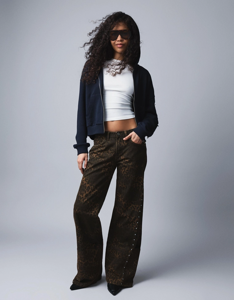 Худи на молнии с капюшоном и вышивкой