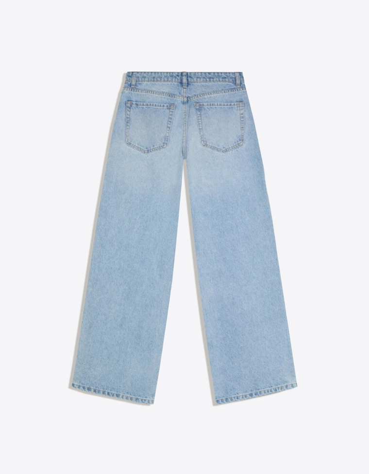 Джинсы прямого кроя с широкими штанинами, высокой посадкой и стразами