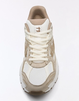 Кроссовки из разных материалов- Заказать в России