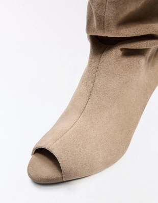 SPLIT KITTEN HEEL BOOTS- Заказать в России