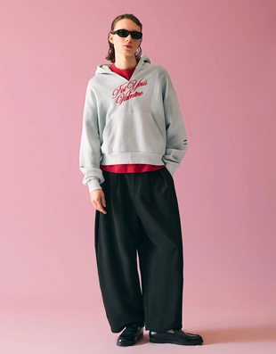 Укороченное худи с принтом- Заказать в России