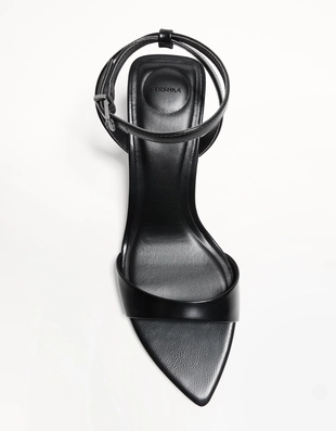 Босоножки на каблуке с ремешком на щиколотке- Заказать в России