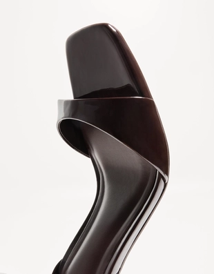 Босоножки на каблуке с ремешком на щиколотке- Заказать в России