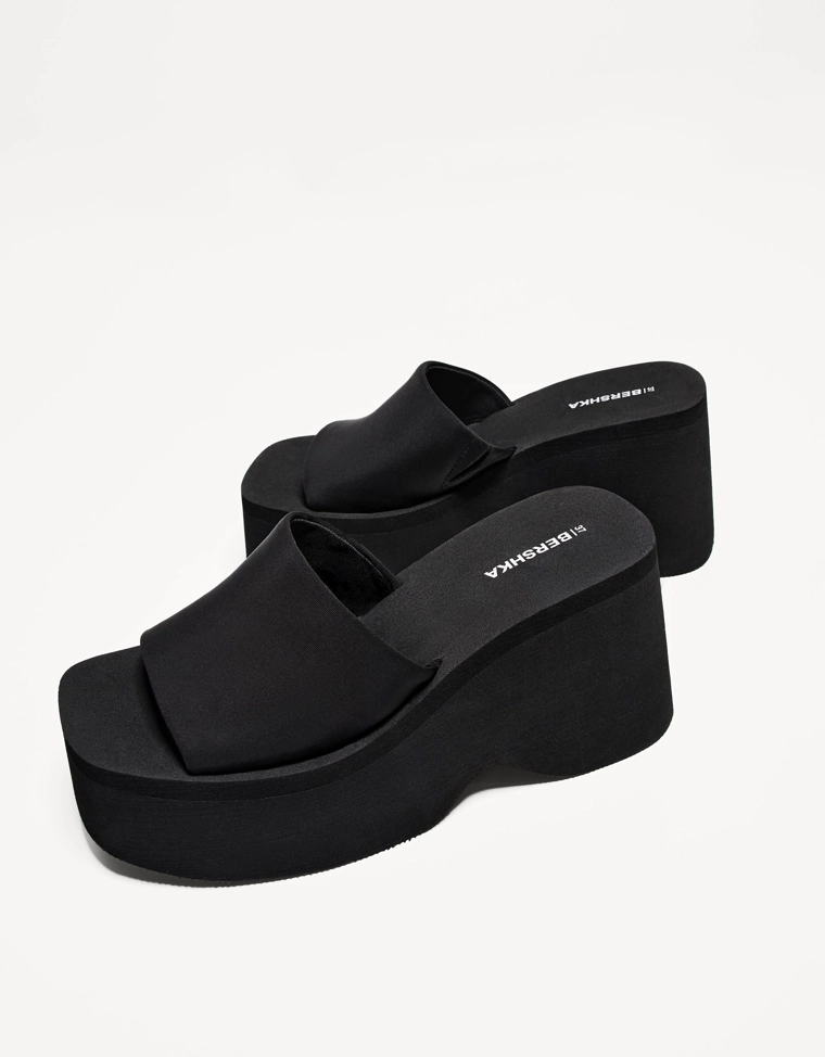 Босоножки на платформе