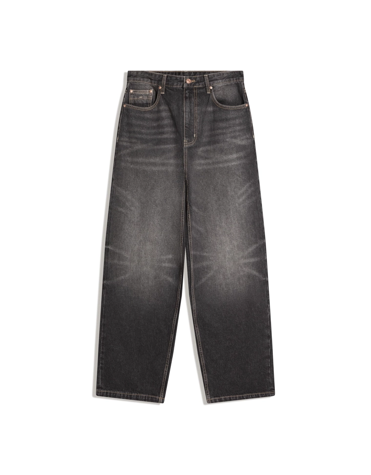 Джинсы объемного свободного кроя