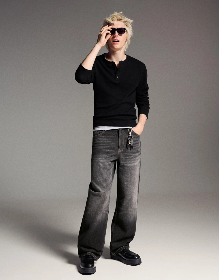 Джинсы объемного свободного кроя