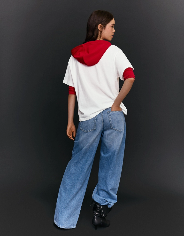 Футболка оверсайз Jennie Ruby с короткими рукавами и принтом