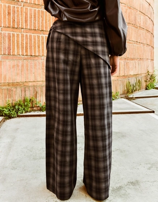 Брюки приталенного кроя с платком- Заказать в России