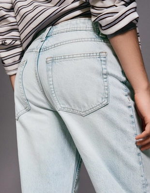 Джинсы свободного кроя со средней посадкой- Заказать в России