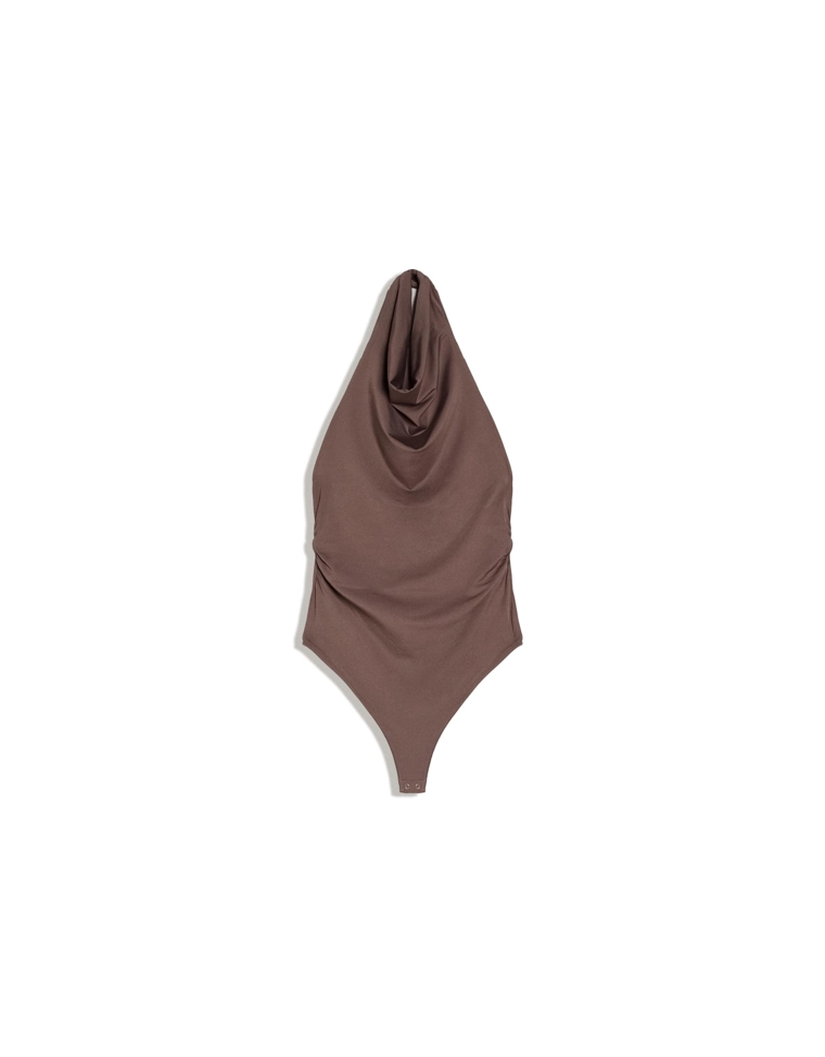 Боди с горловиной халтер и сборками