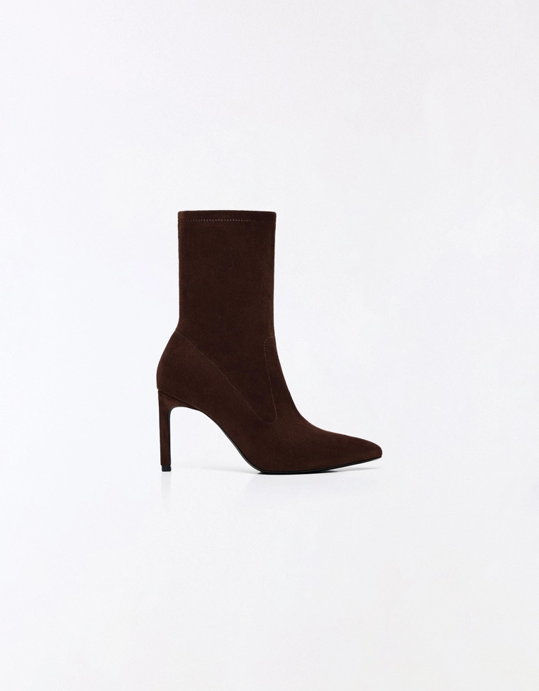 Fitted high-heel ankle boots