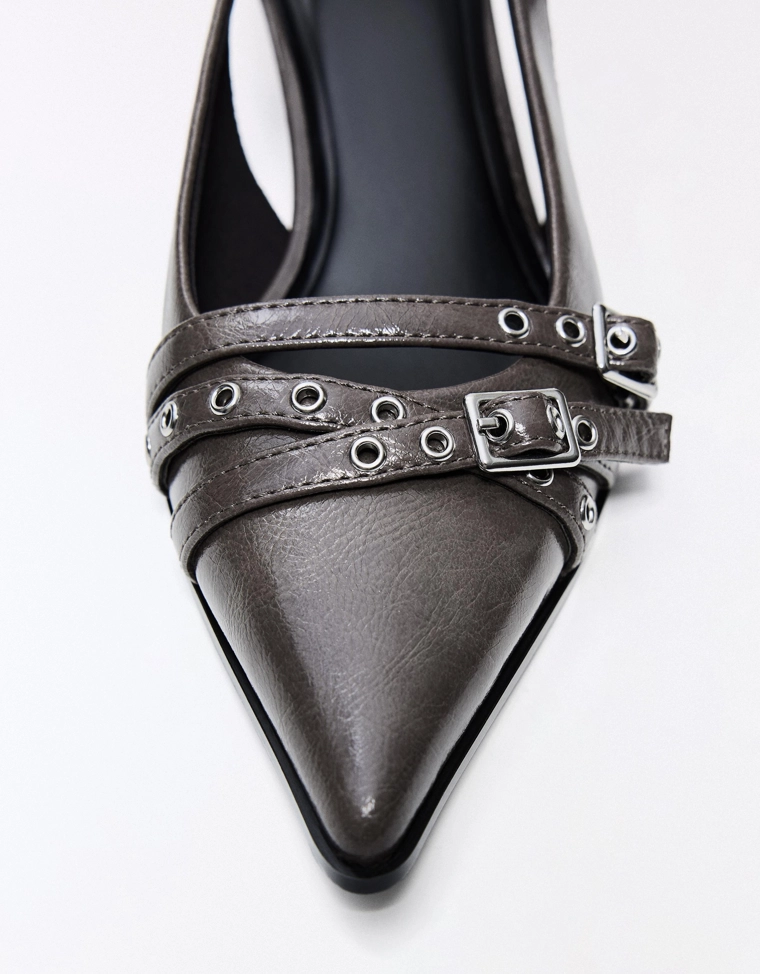 Туфли с открытой пяткой и пряжками на среднем тонком каблуке