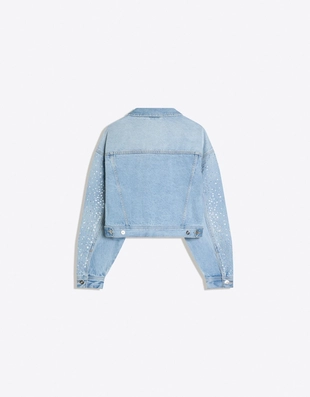 Укороченная джинсовая куртка с отделкой стразами- Заказать в России