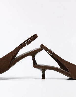 Босоножки на среднем тонком каблуке с пряжками- Заказать в России