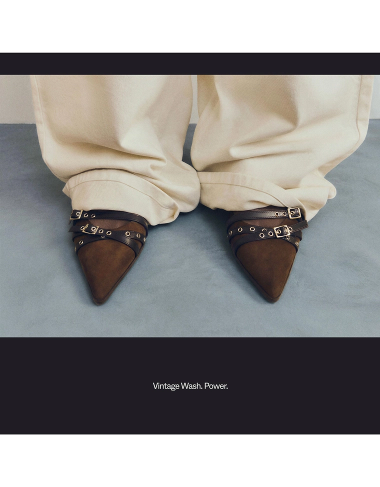 Босоножки на среднем тонком каблуке с пряжками