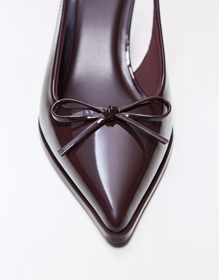 Туфли на среднем тонком каблуке с открытой пяткой