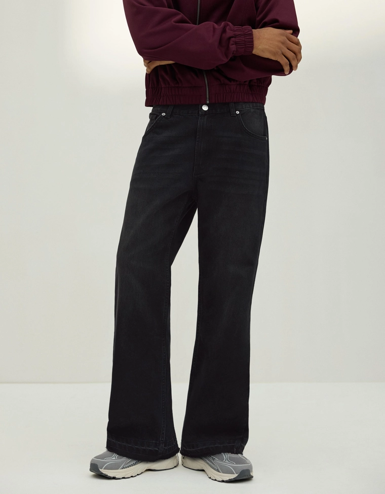 Расклешенные джинсы прямого кроя