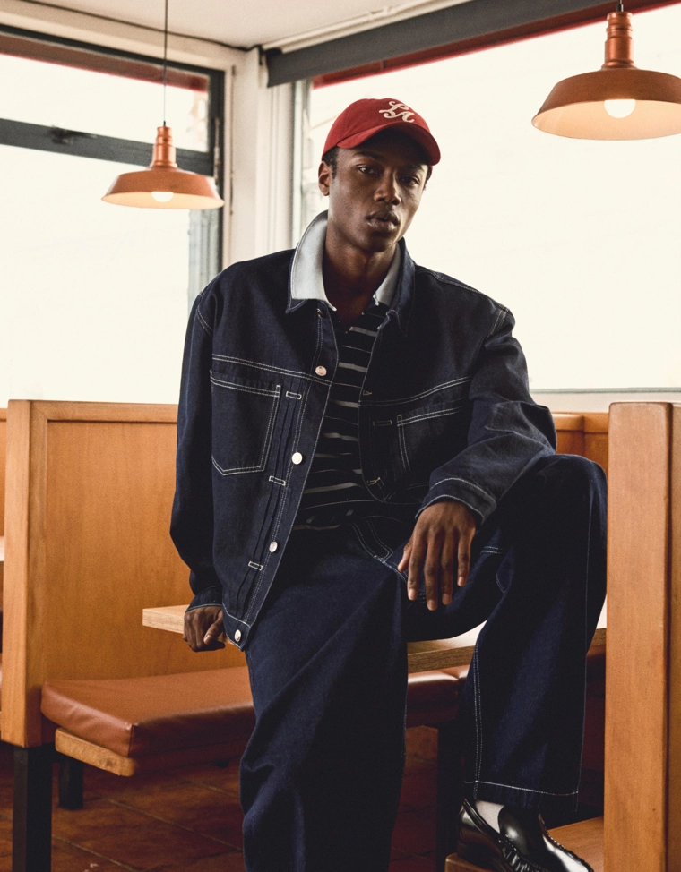 Джинсы объемного свободного кроя