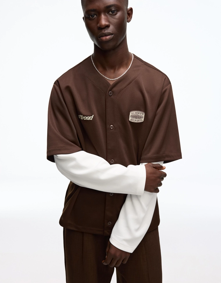 Рубашка с двойными рукавами свободного кроя и вышивкой