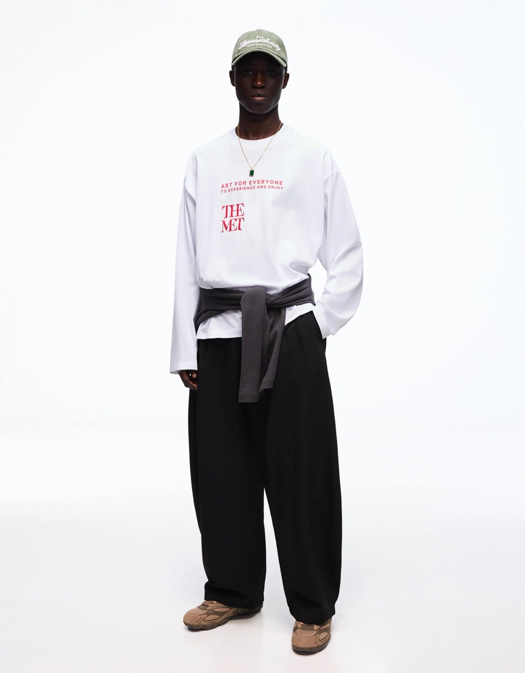 Лонгслив The Met с принтом