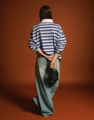 Футболка с воротником поло, длинными рукавами и принтом- Заказать в России